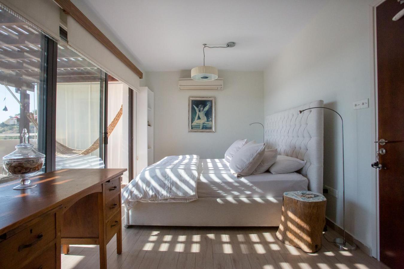 Penthouse Duplex Overlooking The Mediterranean Larnaka Exterior foto
