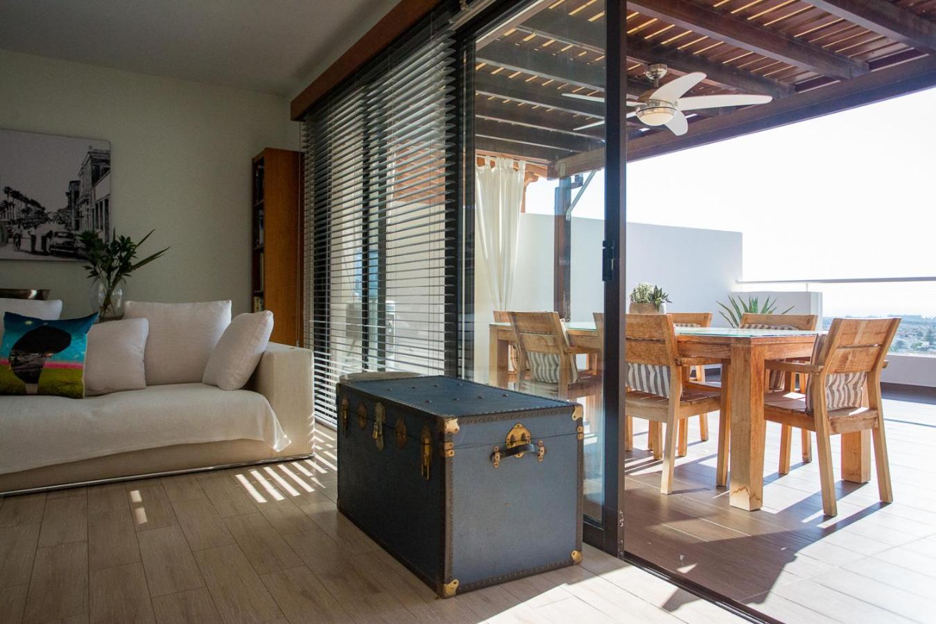 Penthouse Duplex Overlooking The Mediterranean Larnaka Exterior foto